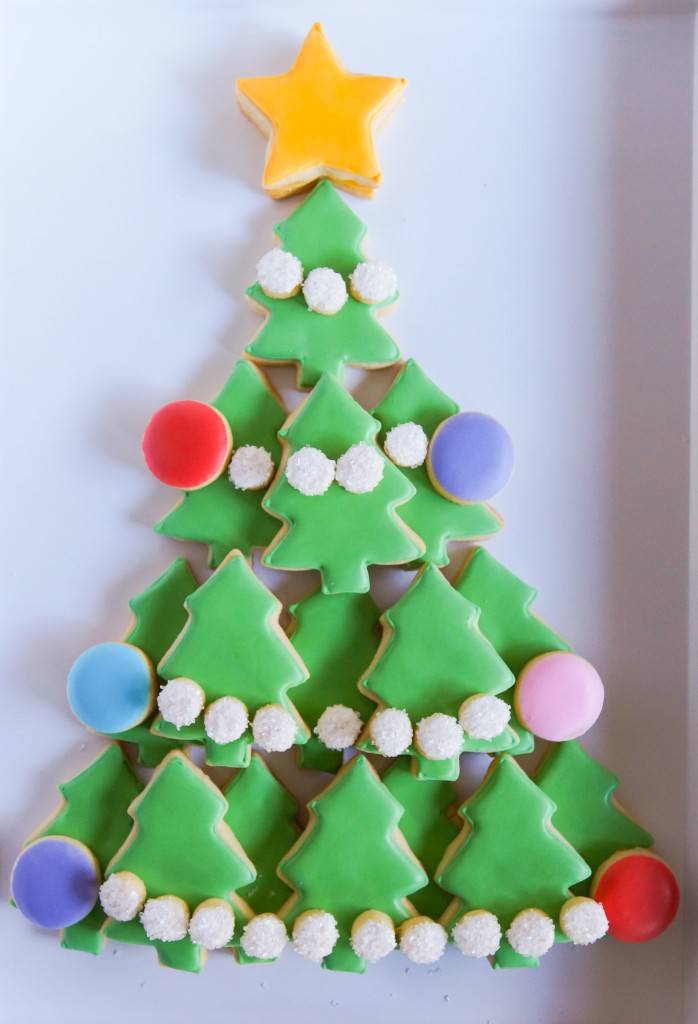 christmas-tree-cookie-platter-set-2-698x1024.jpg