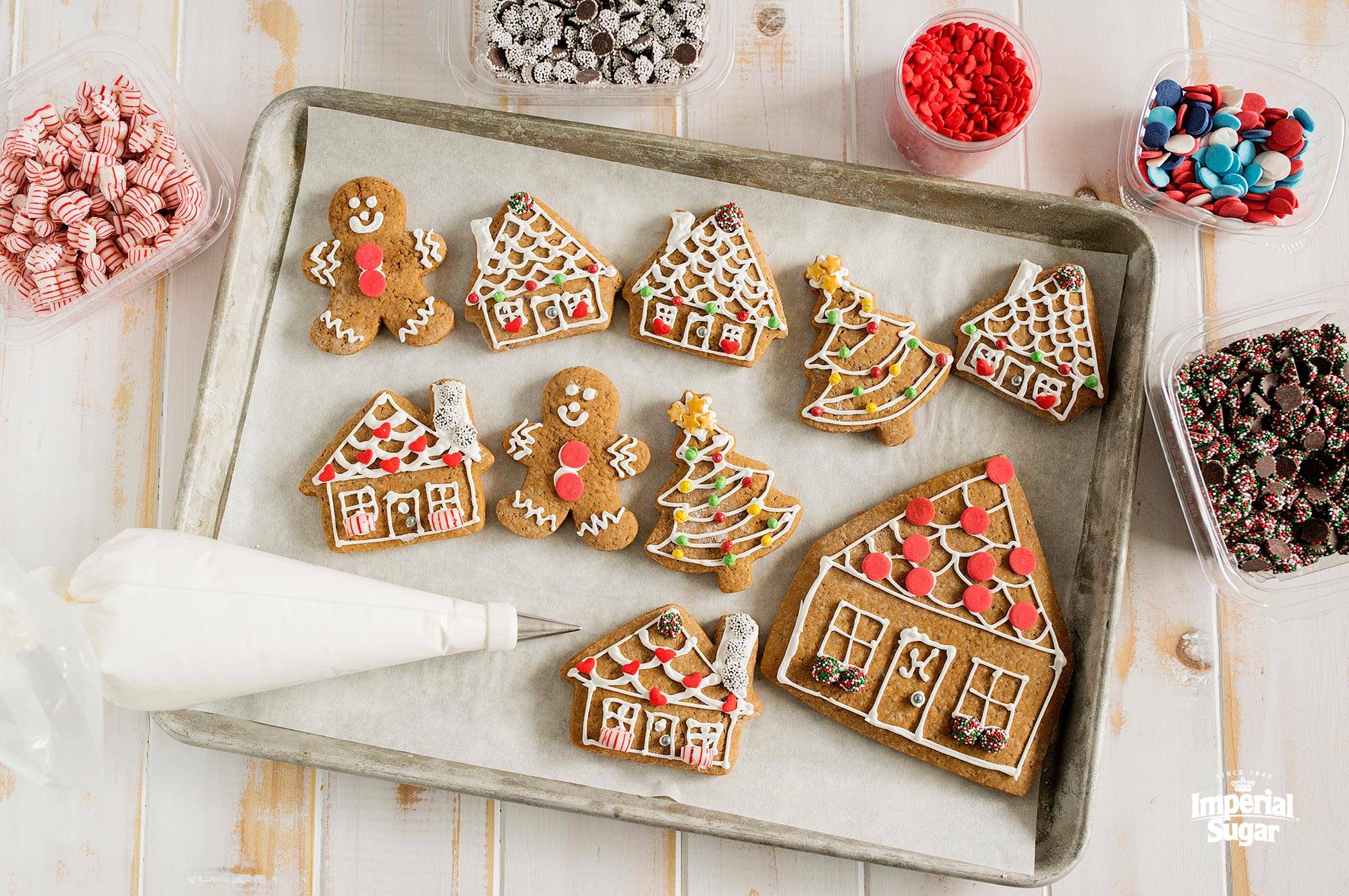 Flat Gingerbread Houses | Dixie Crystals