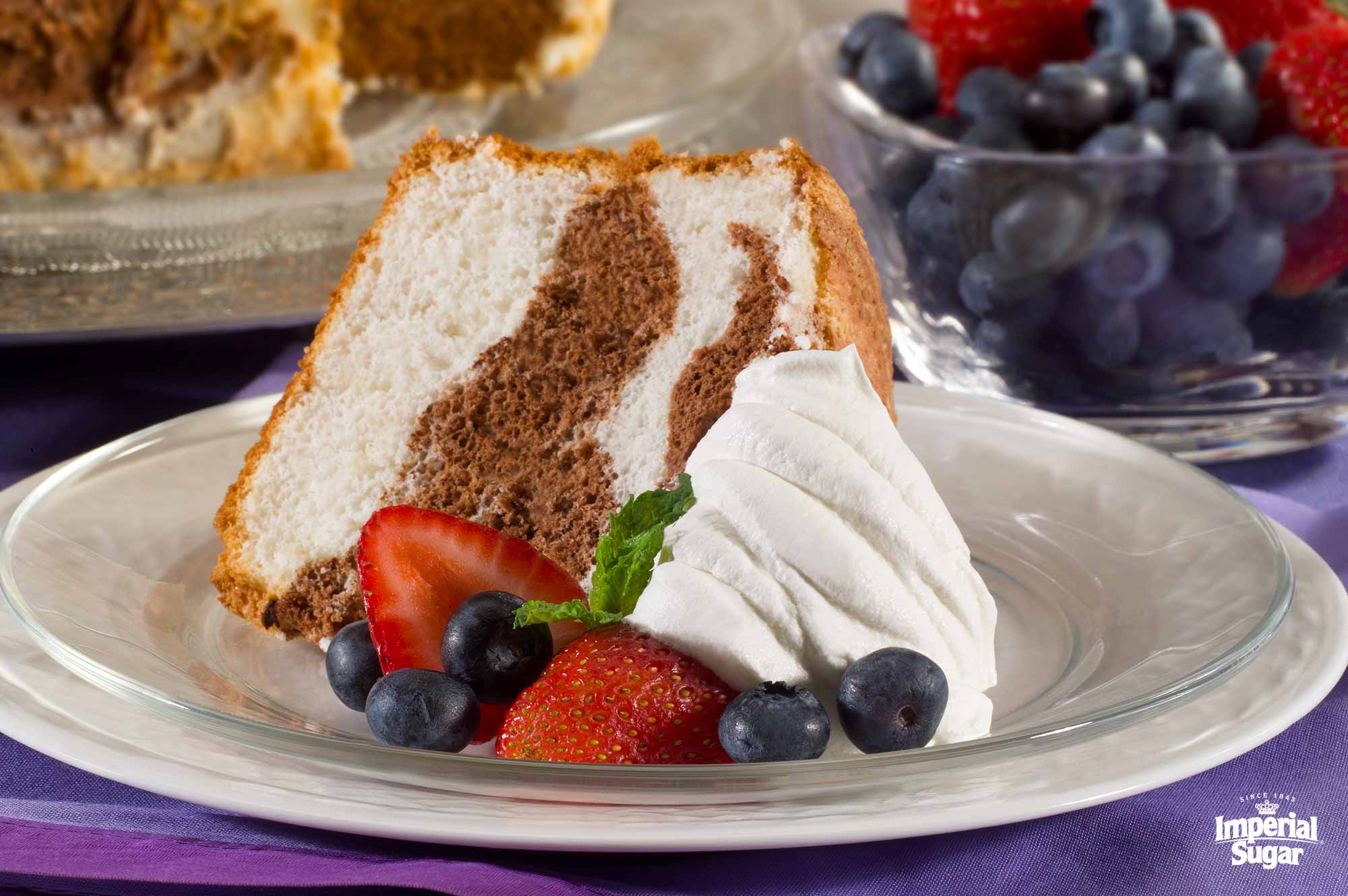 https://www.dixiecrystals.com/sites/default/files/recipe/marbled-chocolate-vanilla-angel-food-cake-imperial.jpg