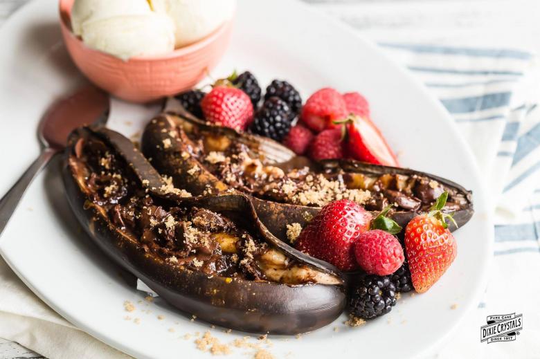 Grilled Bananas with Chocolate and Homemade Ice Cream