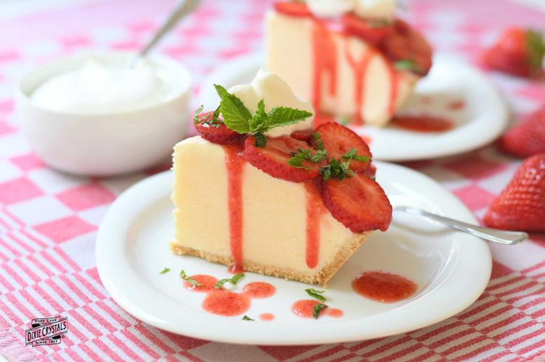 Peach Ice Cream Pie With Strawberries dixie