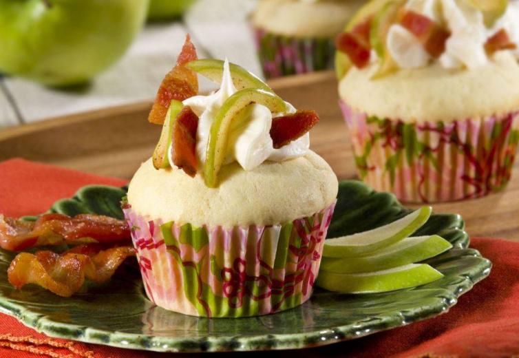 Apple Cinnamon French Toast Cupcake with Bacon Maple Cream Frosting
