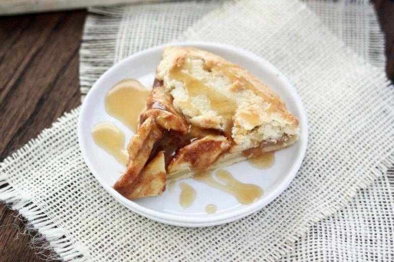 Caramel Apple Rustic Pie
