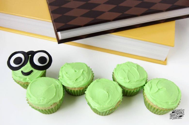Mini Cupcake Bookworm