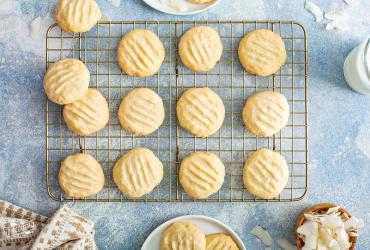 Coconut Whipped Shortbread Cookies 