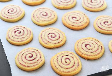 Cranberry Almond Swirl Cookies dixie
