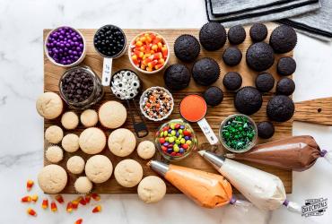 Decorate Your Own Halloween Cupcake Board