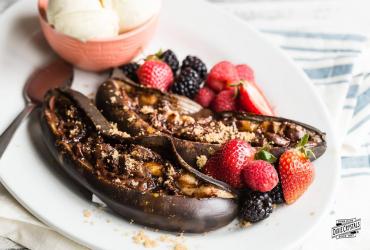 Grilled Bananas with Chocolate and Homemade Ice Cream