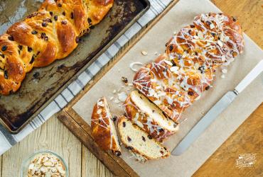 Hot Cross Buns Braided Loaf 