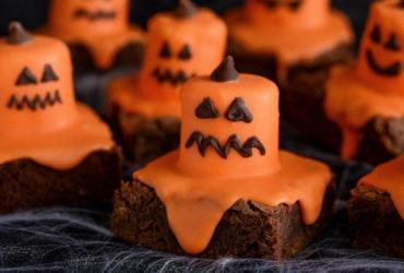Melted Jack O'Lantern Brownies dixie