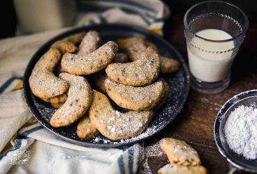 Pecan Crescent Cookies 