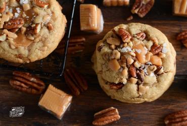 Salted Caramel Crunch Cookies dixie