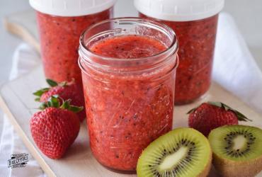 Strawberry Kiwi Freezer Jam dixie