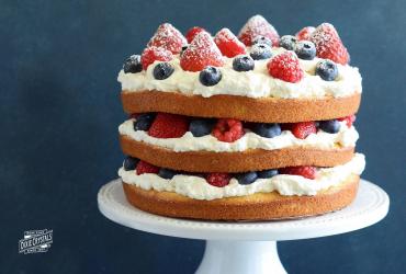 Summer Berries and Cream Sponge Cake dixie