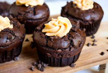 Chocolate Muffins with Peanut Butter Mousse Dixie 