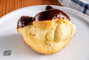 Cream Puffs with Pastry Cream 